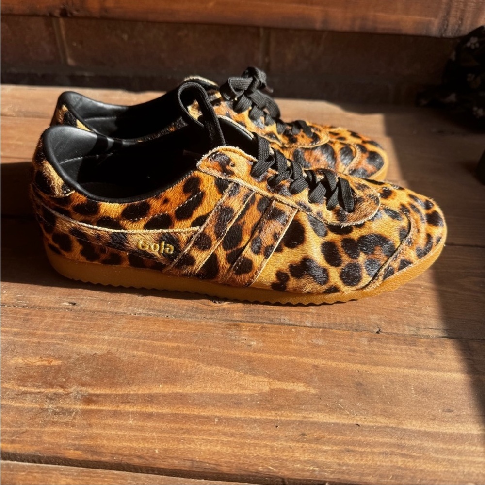 Gola Brown and Black Sneakers with Bold Design